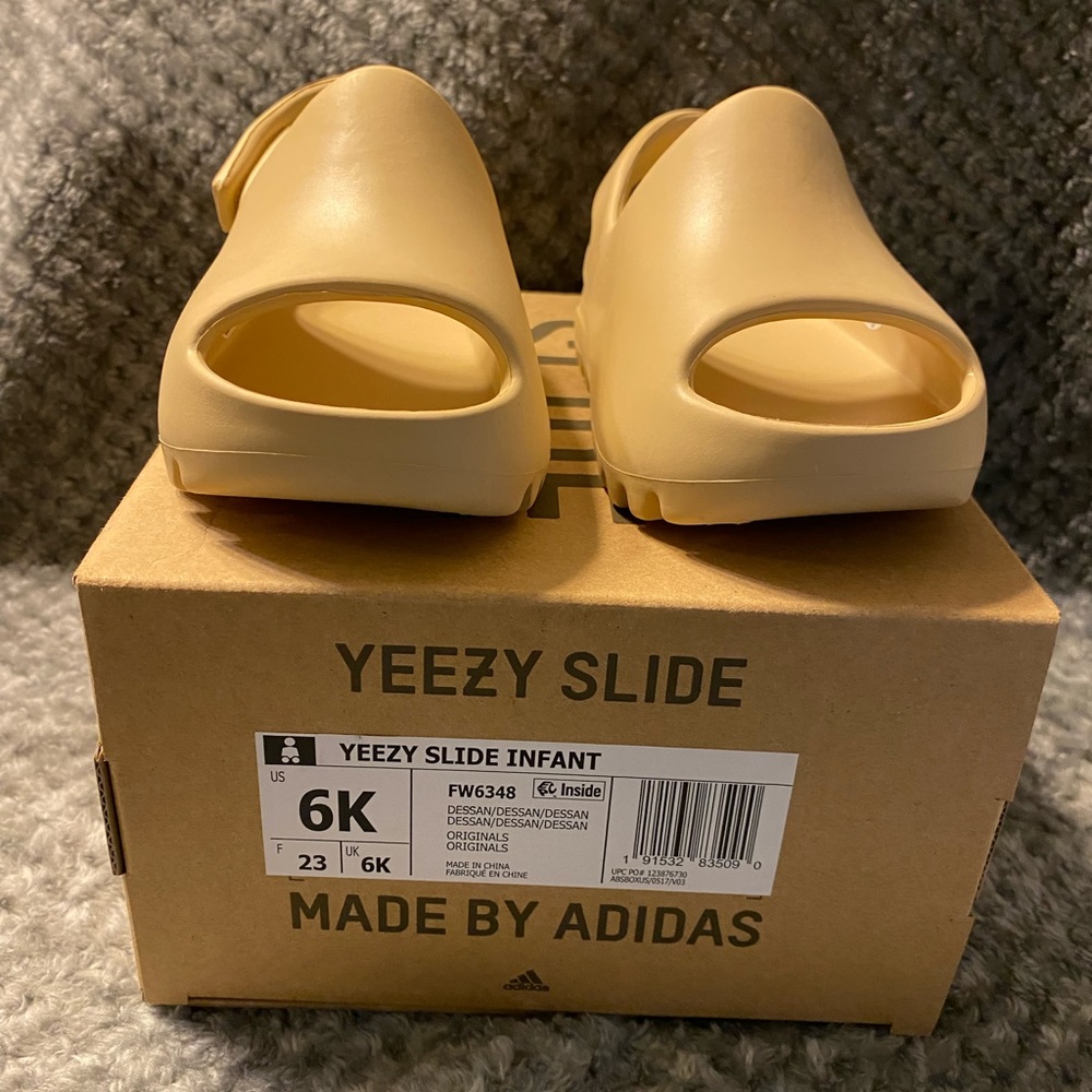 Yeezy Slides -Desert Sand- Toddler 6K -NWT (never worn)